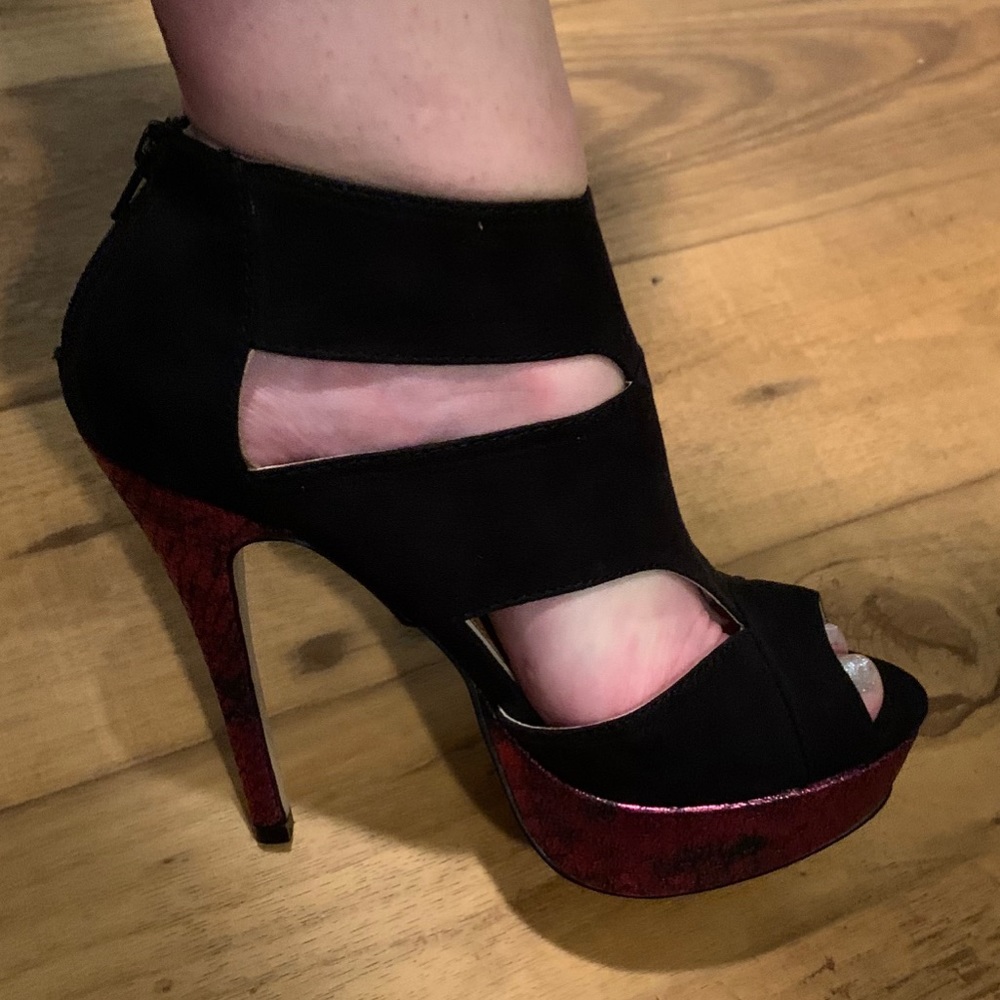 Black and pink snake skin platform heels